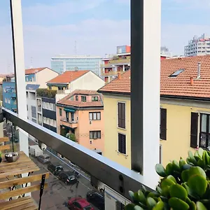 Morivione - Bocconi Free Parking Apartment Mailand