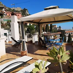 https://il-terrazzo-di-marlu.taorminaitalyhotels.com